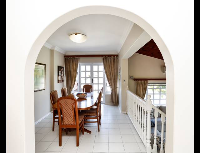 4 BEDROOM HOUSE FOR SALE IN LA LUCIA